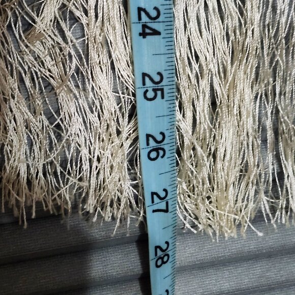 womans shawl cream - Picture 5 of 7